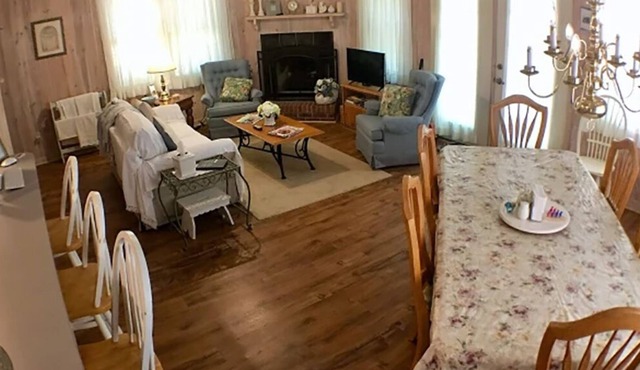 Cozy Pine Mountain Chalet Minutes Away from Callaway Gardens