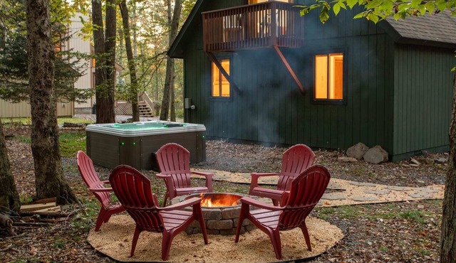 Cozy Pines Chalet in the Poconos with Hot Tub and Fire Pit
