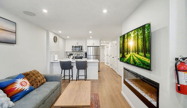 Cozy Place to Stay in Mahogany SE Calgary