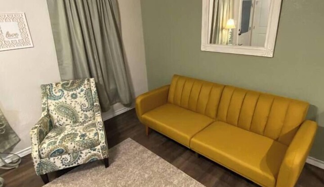 Cozy Pleasanton Cottage – Huge Monthly Discount