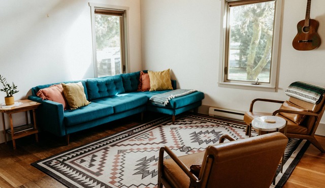 Cozy PNW cottage w/firepit+fenced+dog friendly