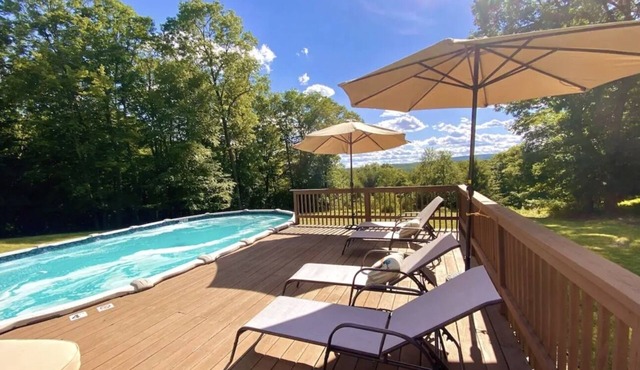 Cozy Pocono Home on Top of Mountain w/Pool, Hot-tub, Fireplace and Views