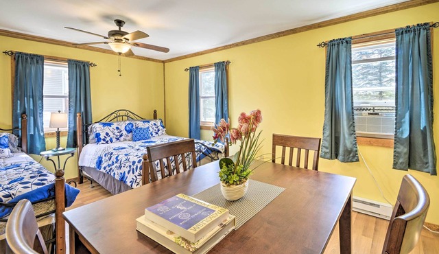 Cozy Poconos Studio w/ Community Pool & Fire Pit!