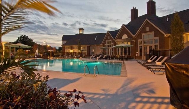 Cozy Polaris 2BR | Top Floor Quiet | Free Parking