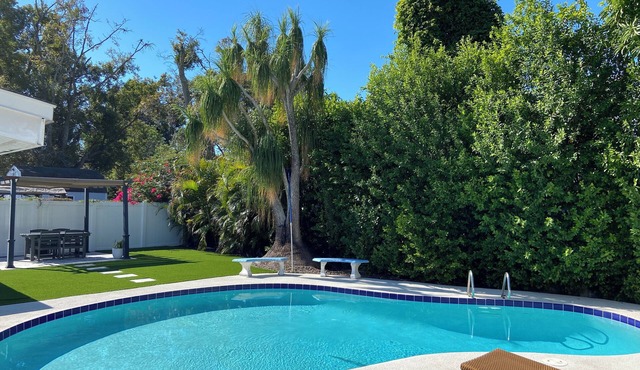 Cozy Pool Home. 10 min from Bucs Stadium