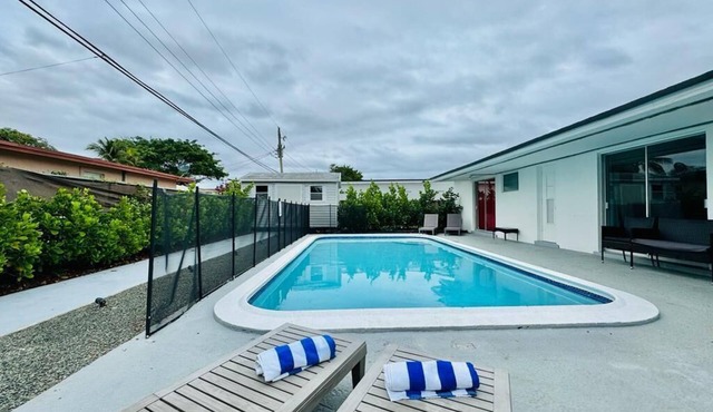 Cozy Pool Retreat, Close to Downtown Fort Lauderdale