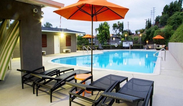 Cozy poolside getaway
