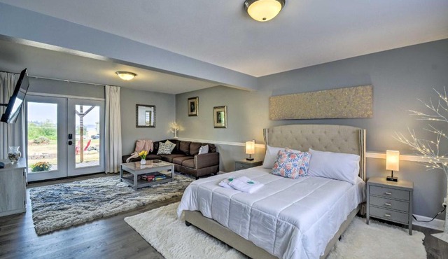 Cozy Port Orchard Home with Grill and Fire Pit!