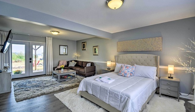 Cozy Port Orchard Home w/Grill & Fire Pit!