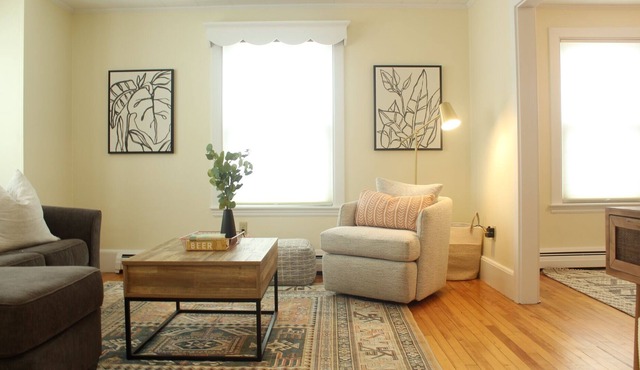 Cozy Portland Apartment - central to everything!