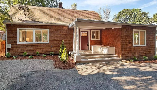 Cozy Portland Cottage