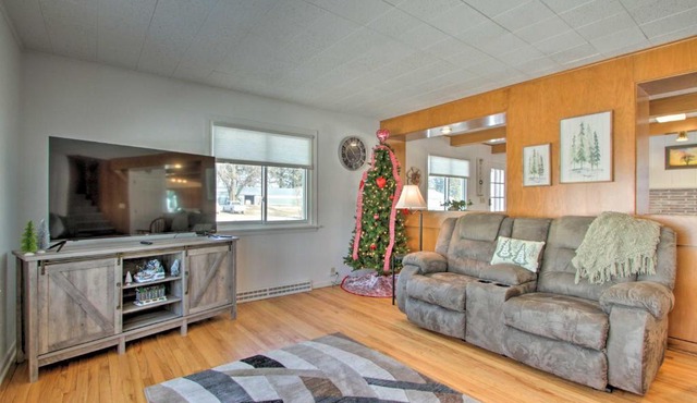 Cozy Postville Retreat with Fireplaces and Yard!