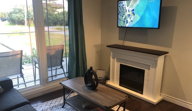 Cozy Prince Edward County Home w/ Sandbanks Pass Park, fire pit, and huge garden