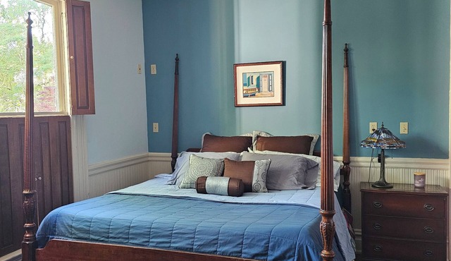 Cozy private 1Bed 1Bath all amenities included in charming downtown Statesville.