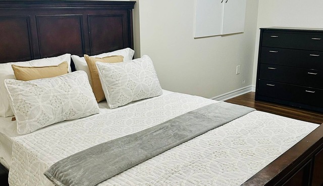 Cozy Private 1BR Walk-Out Suite
