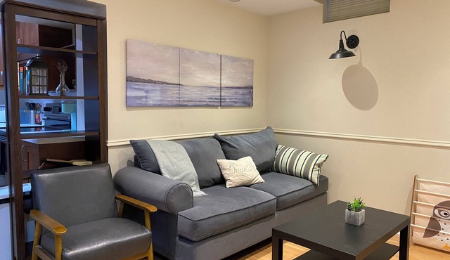 Cozy Private 2 Br Suite Free Parking in Vaughan