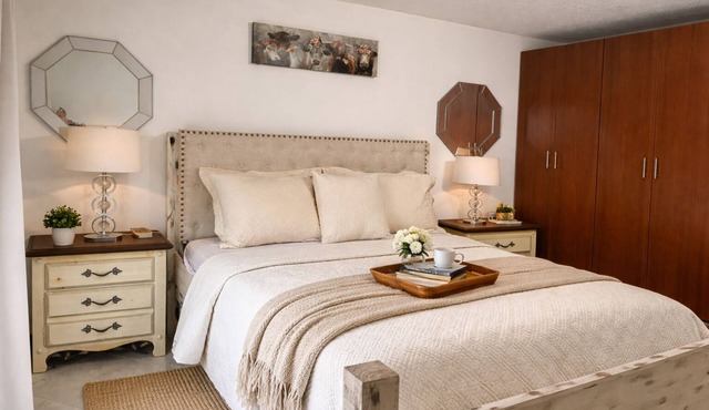 cozy private 2BR Suite w/Gated Parking