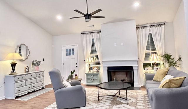 Cozy, private 3 bedroom home in a wooded area in the heart of downtown Commerce