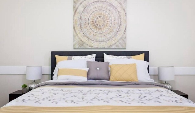 Cozy Private Apartment - Free Parking