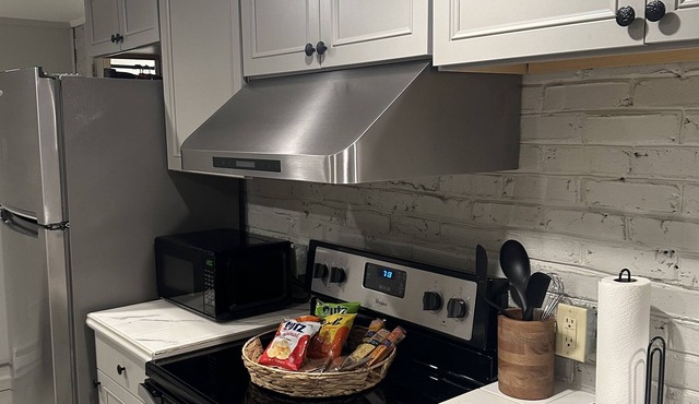 Cozy/Private Apartment. Pet Friendly!