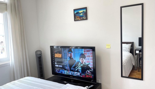 Cozy Private Bedroom in Vaughan