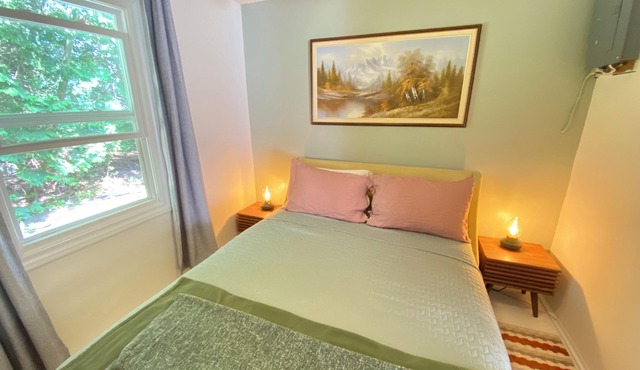 Cozy/private cabin located in Lions head beside Bruce trail!