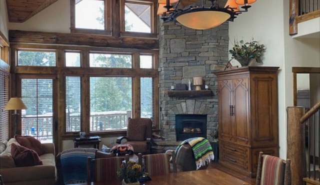 Cozy private cabin with hot tub, and ski in and out