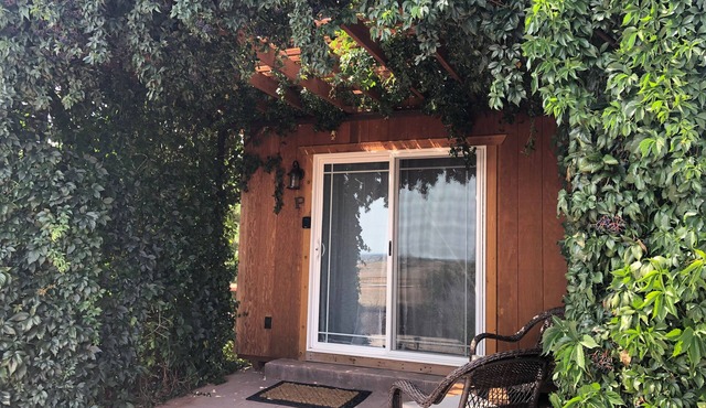 Cozy, Private - Central to Many National Parks! Parking for ATV Trailers.