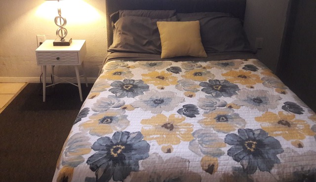 Cozy, Private Extended Stay, residential neighborhood, kitchenette, washer/dryer