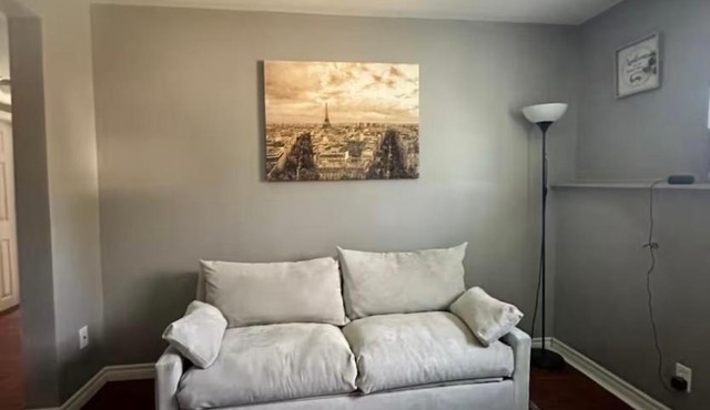 Cozy & Private Full Floor at Minnow Lake