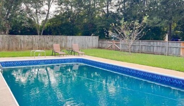 Cozy & Private home w/in-ground pool