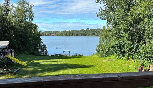 Cozy private lake front living! With the echoes of loons lullabing you to sleep.