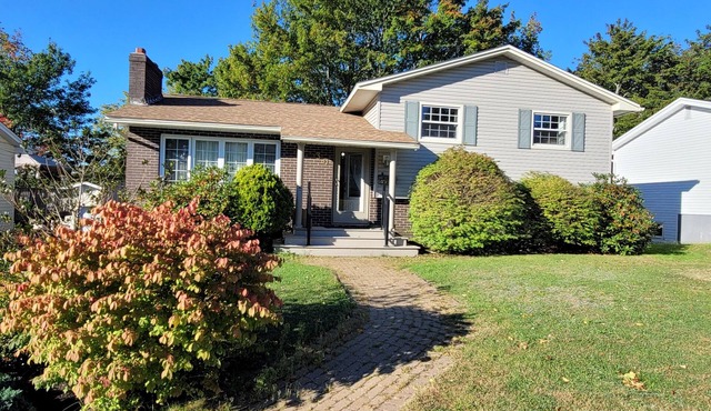 Cozy Private Room in Sackville, Close to Airport