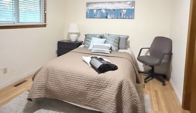 Cozy private room in St. Catharines near Brock and 4th Ave