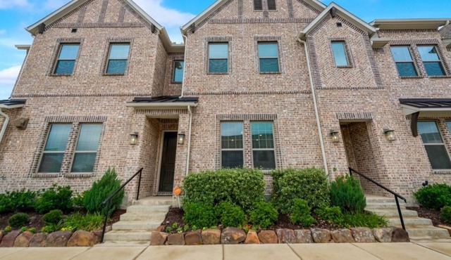 Cozy Private room + bathroom with Queen Bed in Frisco - Close to PGA & The Star