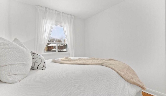 Cozy Private Room in Forest Hill | Second Floor | 28+ Day Stays Only