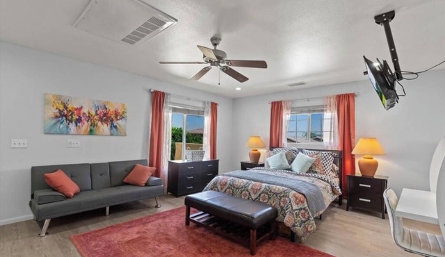 Cozy private studio in serene Cathedral City with AC and Balcony