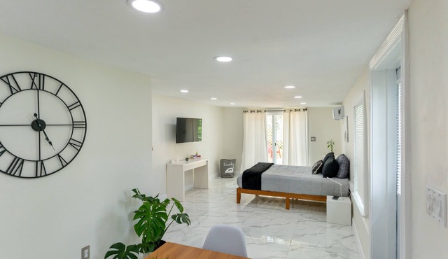 Cozy Private Studio by HardRock and Beaches