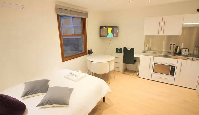 Cozy Private Studio | Cook & Relax in Comfort