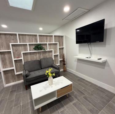 Cozy, private studio