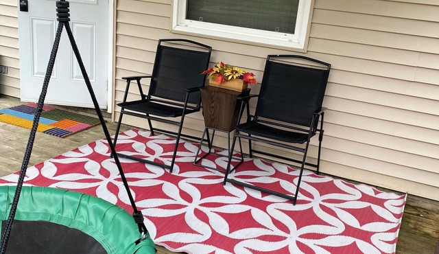 Cozy, Private Suite in Bedford — Bed, Laundry,kitchenette and Self Check in