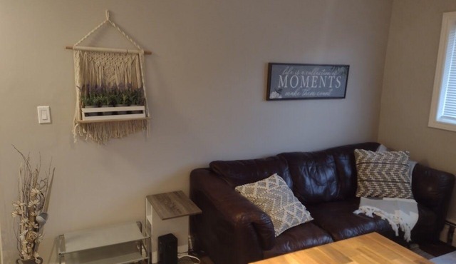 Cozy, private unit, close to shopping, groceries and highway access.