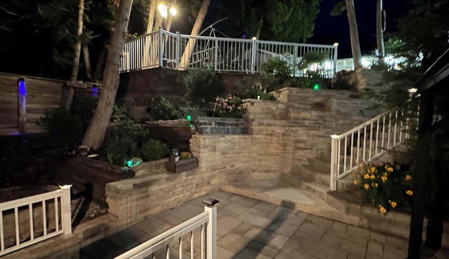 Cozy Private Waterfront Cottage at Lake Simcoe