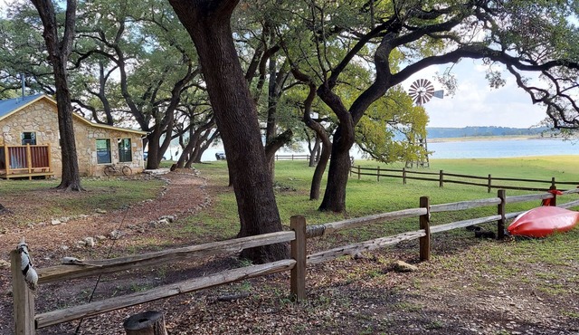 Cozy, private waterfront stone cabin on the north shore of Lake Travis