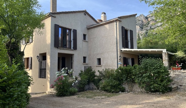 Cozy Provençal vacation home with pool in Moustiers-Ste-Marie