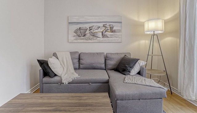 Cozy property - Minutes from the Marina, Ottawa & Gatineau Park