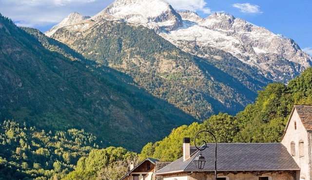 Cozy Pyrenees Getaway