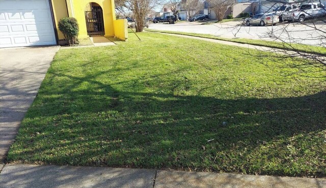 Cozy & Quant: Spacious 3-bedroom townhome in delightful Fort Worth, with AC
