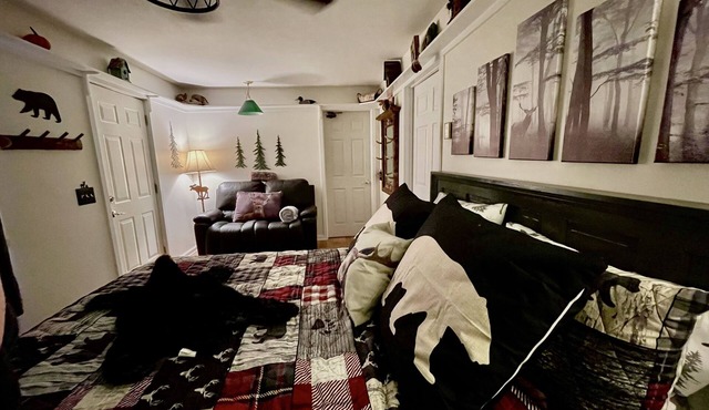 Cozy Quarters- Perfect getaway in Two Harbors- also has trailer parking!