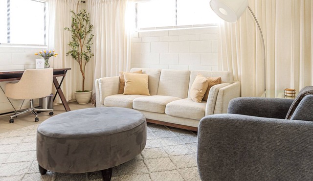 Cozy Quay Private Pet-Friendly 2 BR Duplex WiFi King Bed